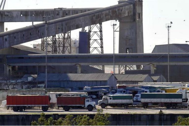 En este momento estás viendo Según un informe, en un año subió 62,9% el costo para el transporte de cargas